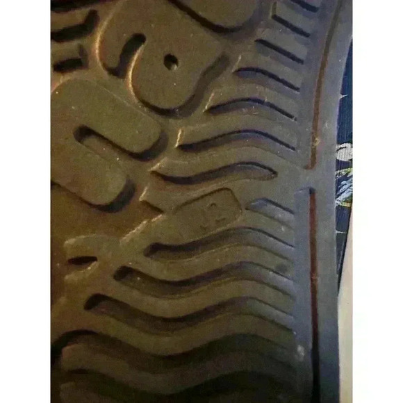 Disney 50th Anniversary Disney X Native Kids Shoes Size J2 2 - Picture 8 of 9